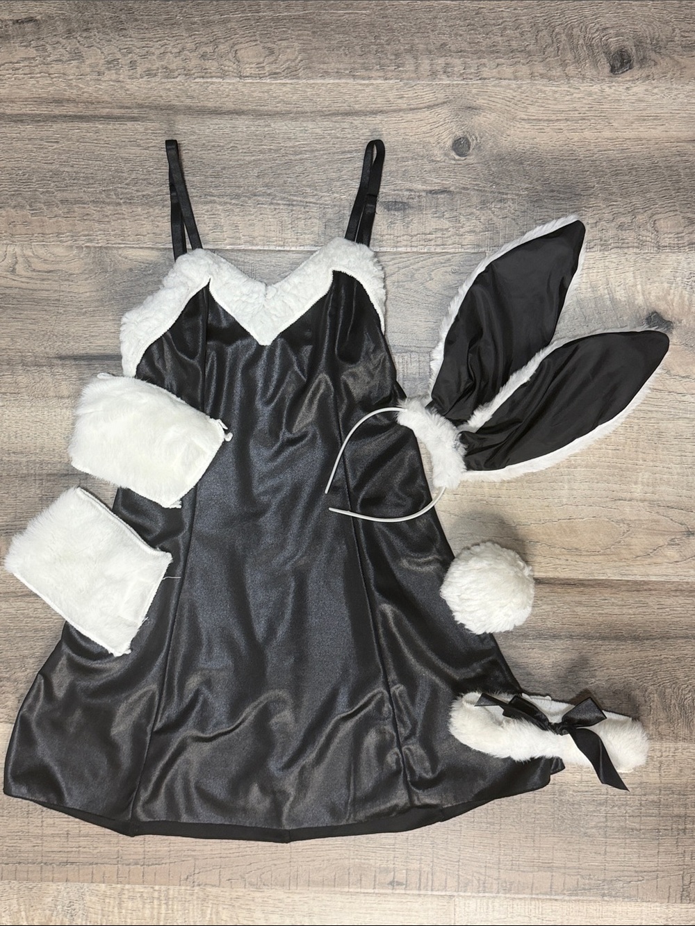Black & White Sexy Adult Women’s Halloween Rabbit Bunny Dress Costume